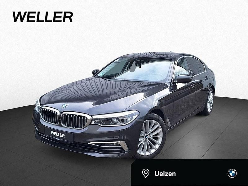 Grau Gebraucht 2020 BMW 520 Luxury Line Limousine | 25.900 € (Fairer Preis) - Bild 1/4