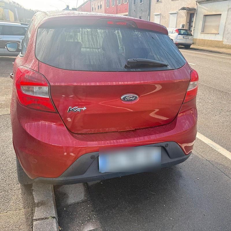 Gebraucht Ford Ka Plus 2017 Rot Kleinwagen