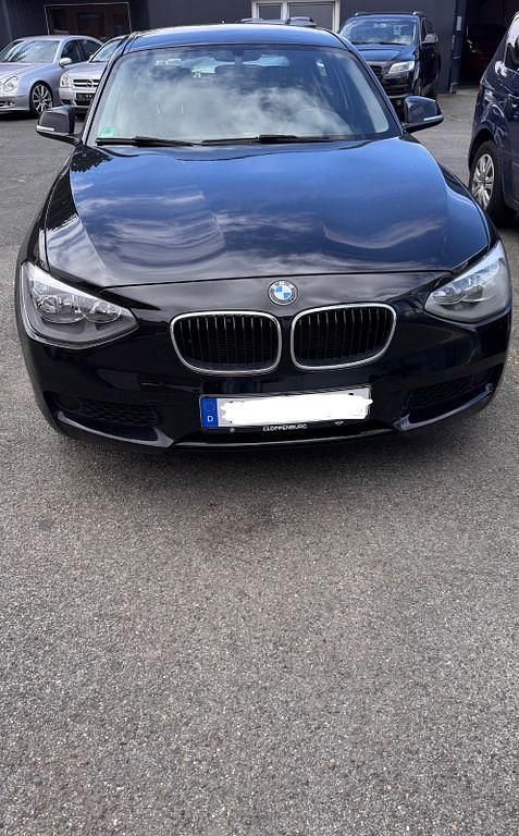 Schwarz Gebraucht 2011 BMW 116 Kleinwagen | 5.700 € (Fairer Preis) - Bild 1/4