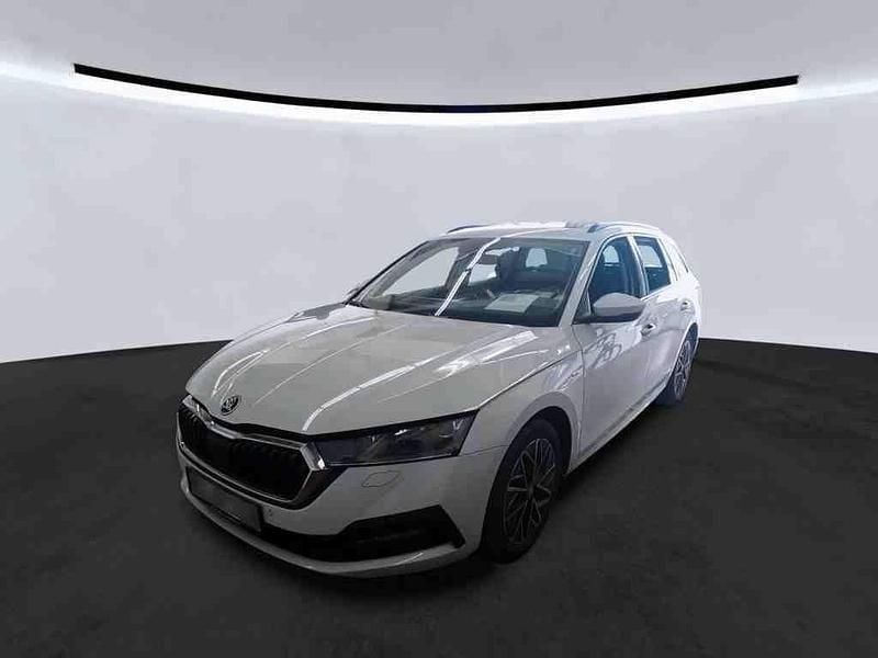 Weiß Gebraucht 2022 Skoda Octavia Clever Kombi | 23.490 € (Fairer Preis) - Bild 1/4