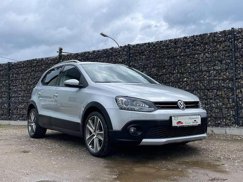 Silber Gebraucht 2012 VW Polo Cross Highline Kleinwagen | 10.990 € (Etwas zu teuer) - Bild 1/4