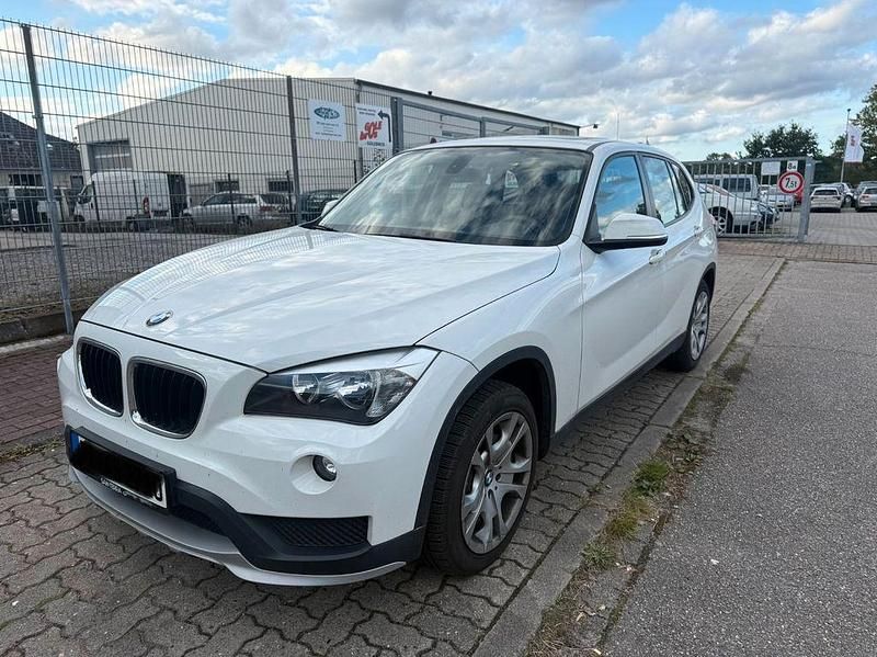 Weiß Gebraucht 2014 BMW X1 SUV | 12.990 € (Fairer Preis) - Bild 1/4