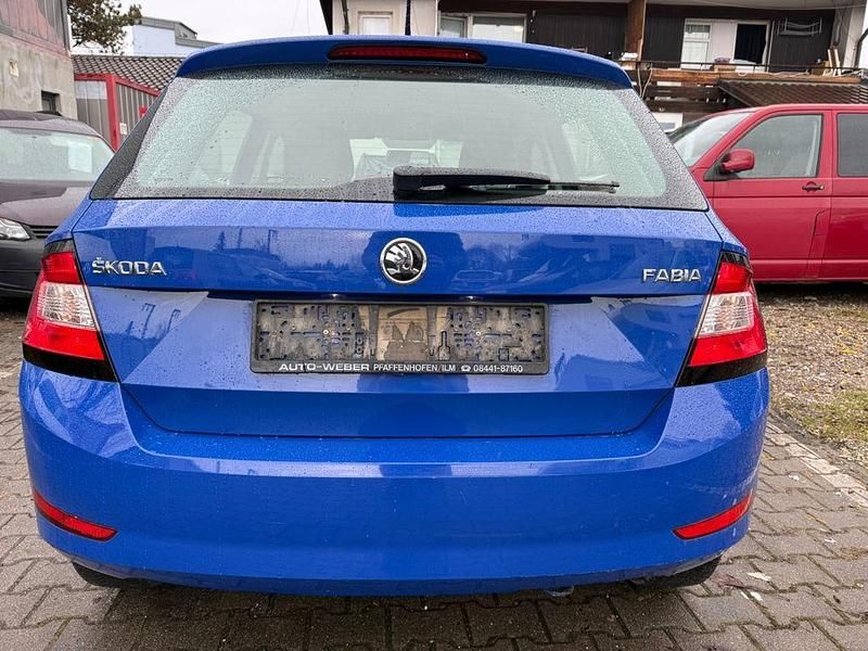 Gebraucht Skoda Fabia 95 PS (69 kW) 2018 Blau Limousine