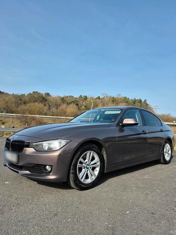 Usata BMW 320 163 CV (119 kW) 2012 Marrone Berlina