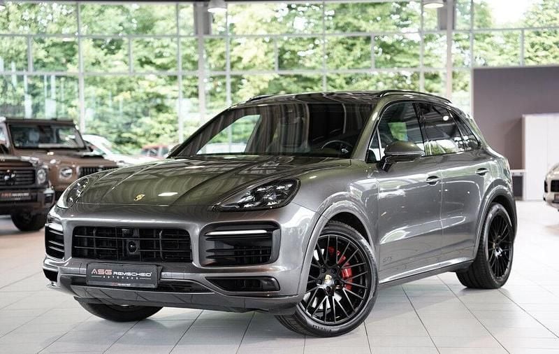 Schwarz Gebraucht 2021 Porsche Cayenne GTS Chrono SUV | 83.900 € (Guter Preis) - Bild 1/4