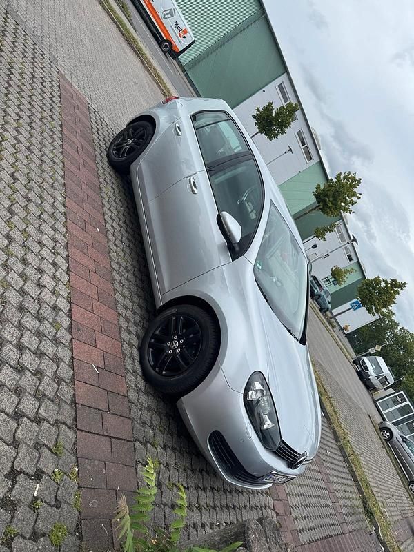 Gebraucht VW Golf VI 122 PS (89 kW) 2009 Grau Kleinwagen