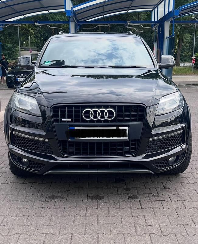 Schwarz Gebraucht 2014 Audi Q7 Black Edition SUV | 17.000 € (Superpreis) - Bild 1/4