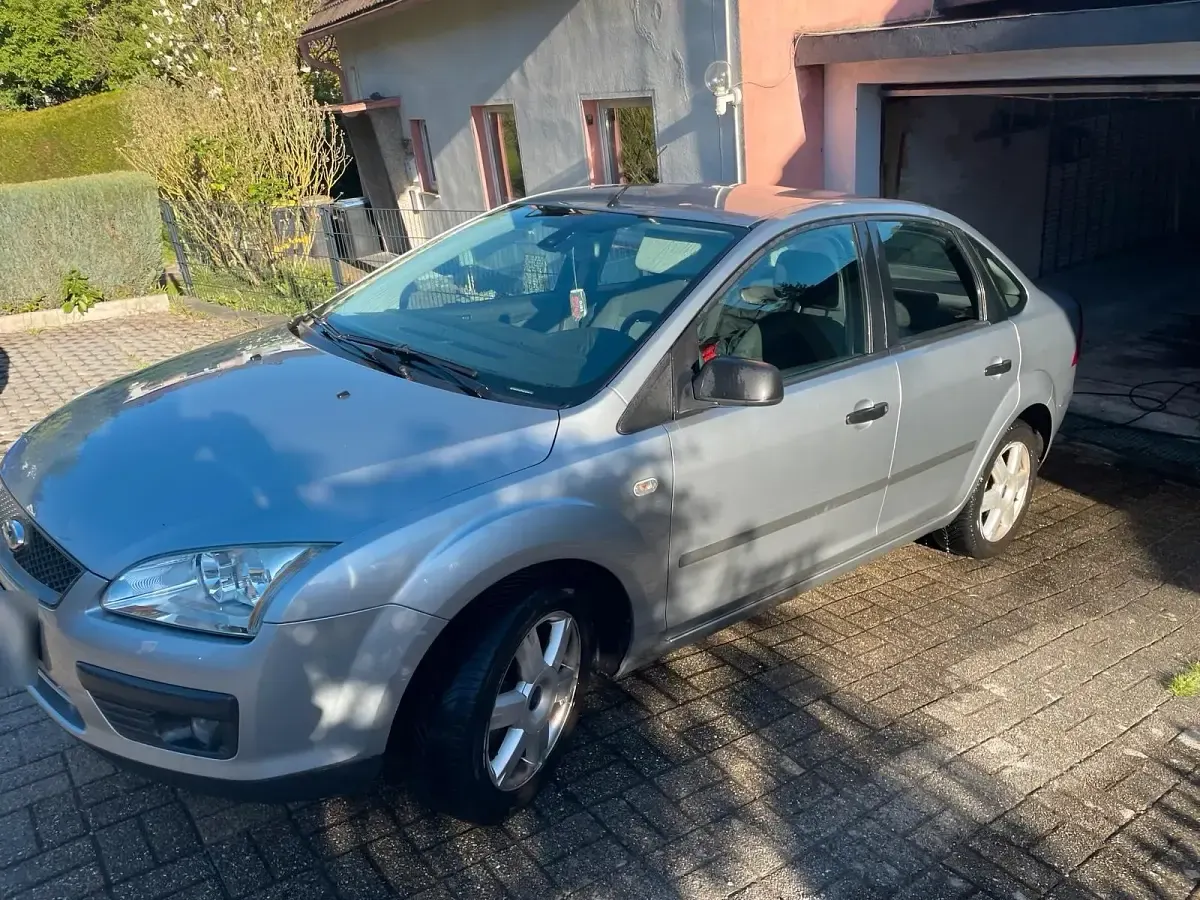 Usata Ford Focus 115 CV (84 kW) 2006 Argento Berlina