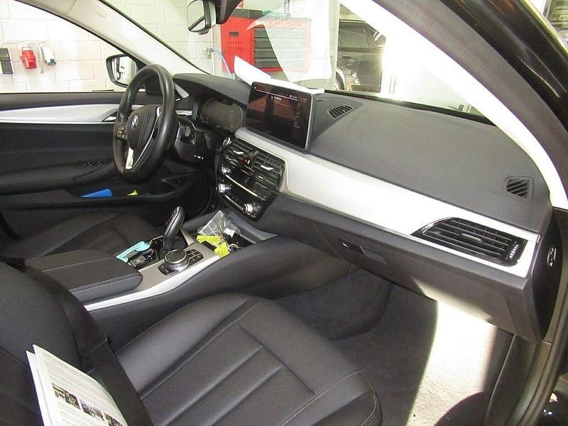 Gebraucht BMW 530 286 PS (210 kW) 2023 Schwarz Limousine