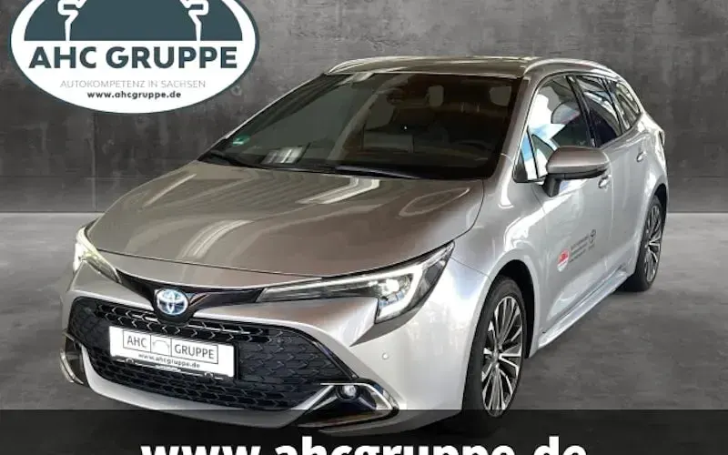 Nowe Toyota Corolla 196 KM (144 kW) 2025 Srebrny Kombi