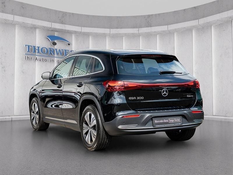 Gebraucht Mercedes EQA300 Progressive 167 kW (228 PS) 2024 Schwarz SUV