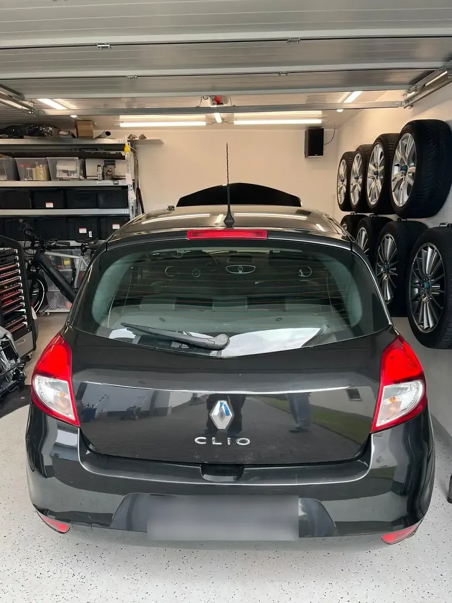 Gebraucht Renault Clio 75 PS (55 kW) 2011 Schwarz Kleinwagen