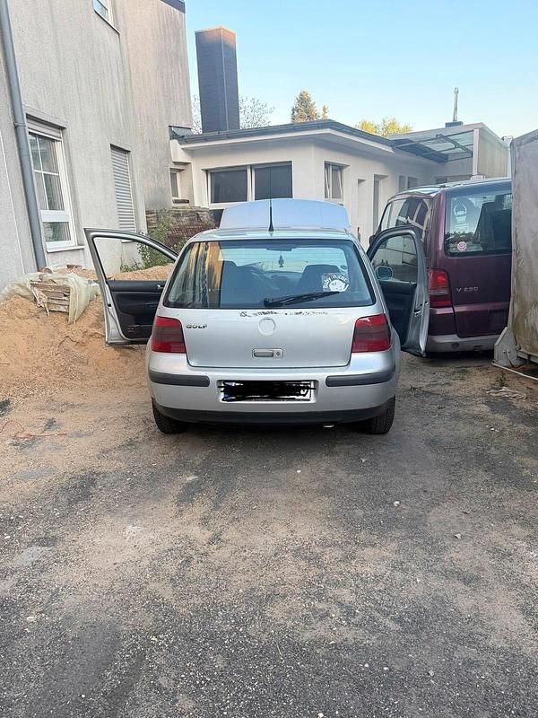 Gebraucht VW Golf IV 75 PS (55 kW) 2002 Silber Kleinwagen