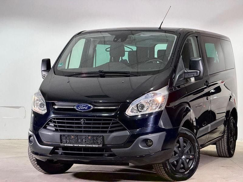 Second-hand Ford Transit Custom 155 CP (114 kW) 2013 Negru Monovolum