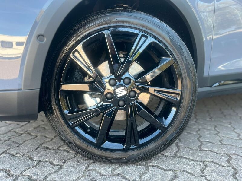 Neu Seat Arona Black Edition 116 PS (85 kW) 2025 Grau SUV