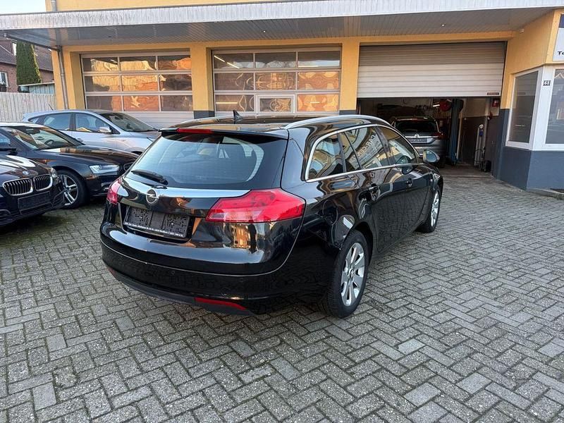 Gebraucht Opel Insignia Edition 160 PS (117 kW) 2010 Schwarz Kombi