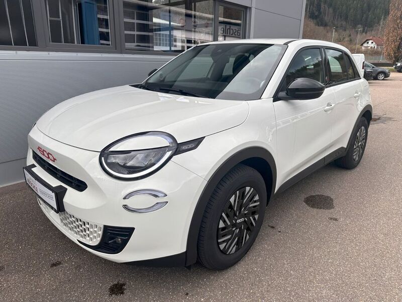 Weiß Gebraucht 2024 Fiat 600E Red SUV | 29.550 € (Etwas zu teuer) - Bild 1/4