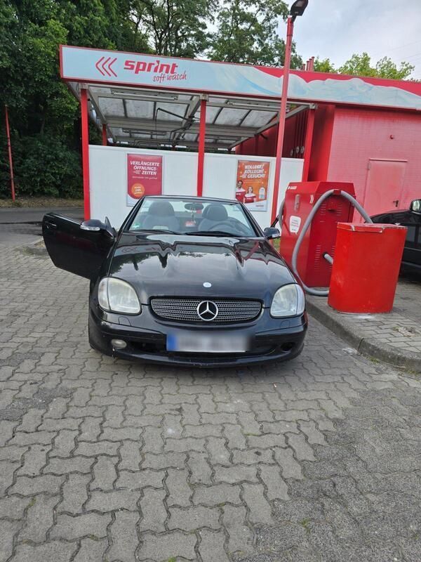 Schwarz Gebraucht 2002 Mercedes SLK200 Edition Cabrio | 2.000 € (Superpreis) - Bild 1/4