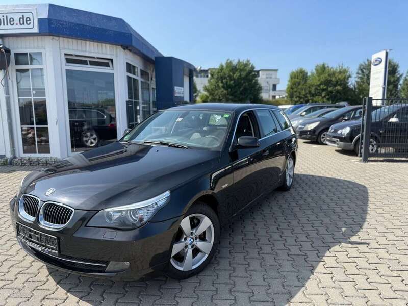 Schwarz Gebraucht 2008 BMW 530 Advantage Kombi | 10.500 € - Bild 1/4