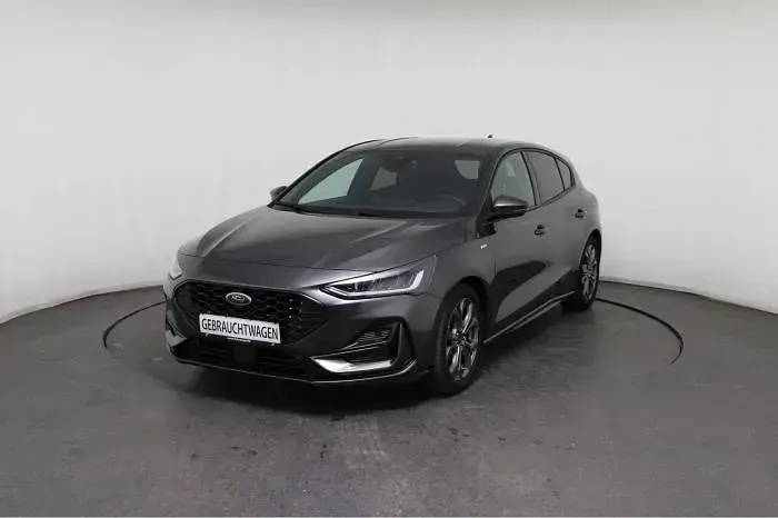 Gebraucht Ford Focus ST-Line 155 PS (114 kW) 2025 Grau, magnetic metallic Limousine
