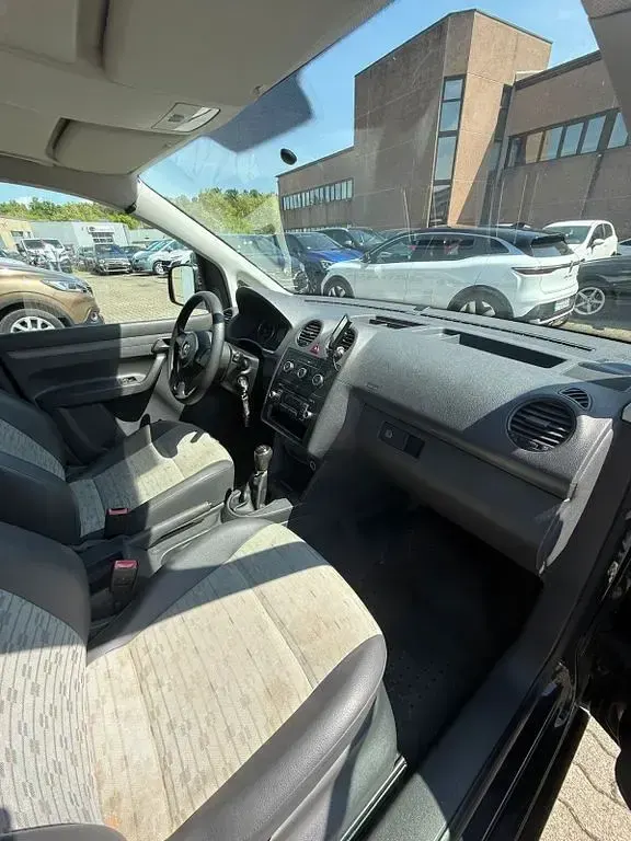 Gebraucht VW Caddy 102 PS (75 kW) 2013 Schwarz Van / Kleinbus