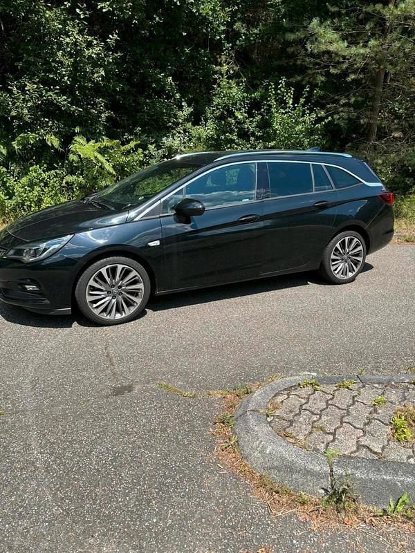 Gebraucht Opel Astra 135 PS (99 kW) 2017 Schwarz Kombi
