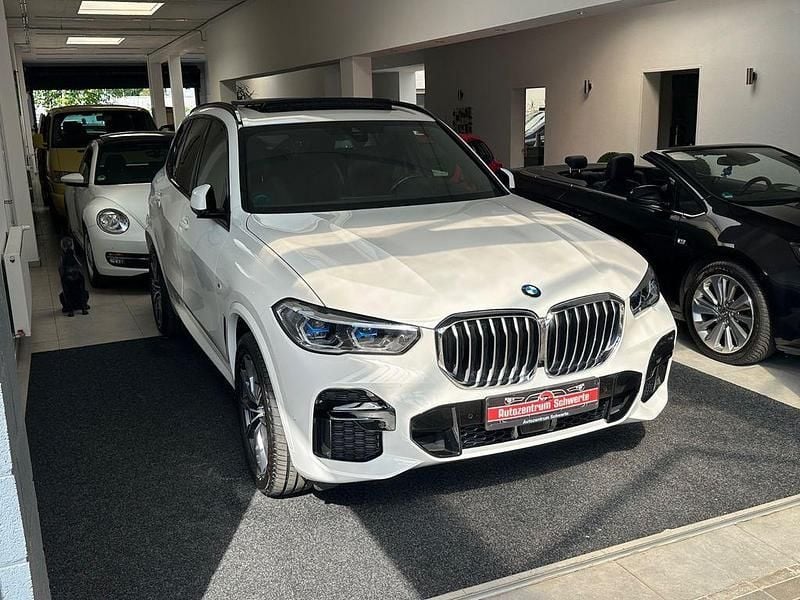Weiß Gebraucht 2022 BMW X5 M Sport SUV | 59.999 € (Superpreis) - Bild 1/4
