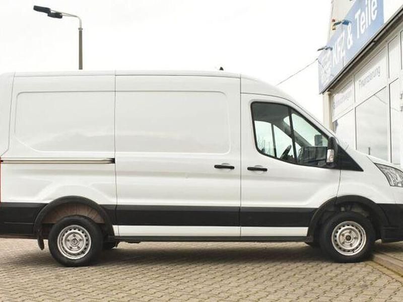 Gebraucht Ford Transit Trend 105 PS (77 kW) 2022 Weiß Van / Kleinbus
