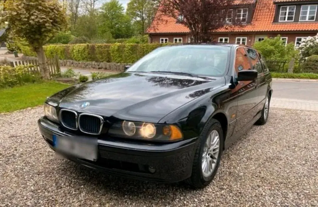 Gebraucht BMW 520 136 PS (100 kW) 2002 Schwarz Kombi