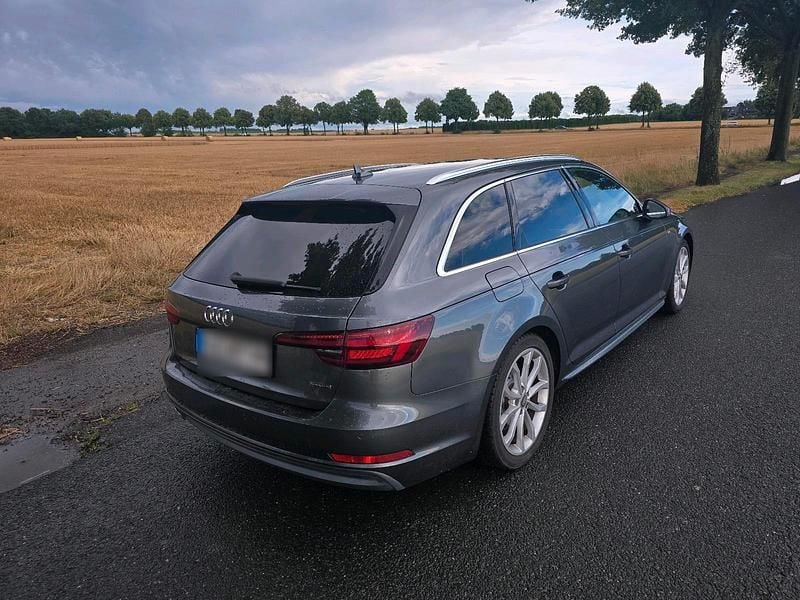 Second-hand Audi A4 S-Line 218 CP (160 kW) 2017 Gri Break