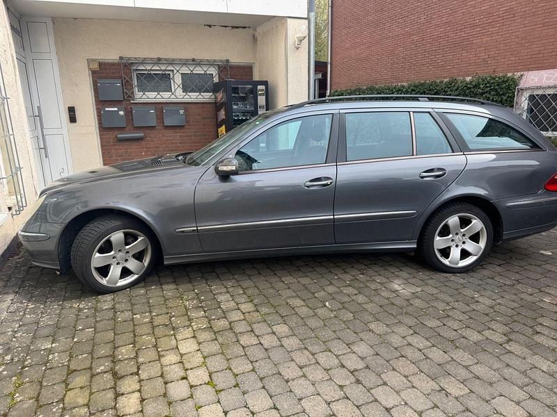 Second-hand Mercedes E280 177 CP (130 kW) 2004 Gri Break