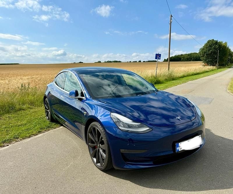 Blau Gebraucht 2020 Tesla Model 3 Performance Limousine | 25.000 € (Fairer Preis) - Bild 1/3