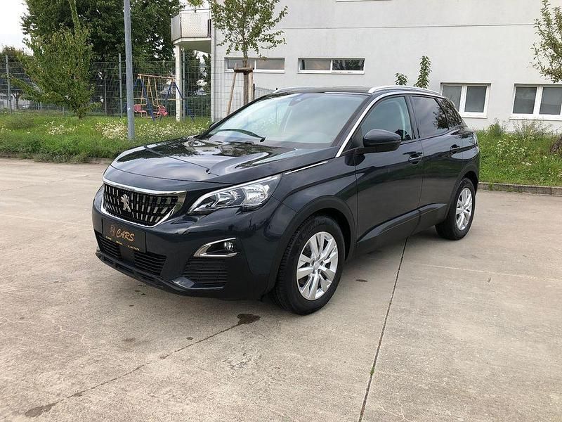 Grau Gebraucht 2018 Peugeot 3008 Active Van / Kleinbus | 11.990 € (Fairer Preis) - Bild 1/4