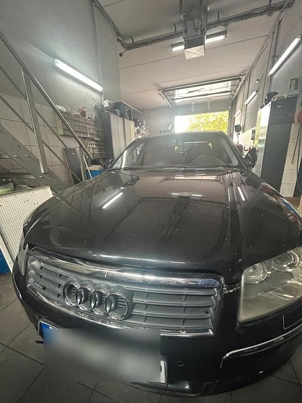 Schwarz Gebraucht 2003 Audi A8 Limousine | 4.500 € (Guter Preis) - Bild 1/4
