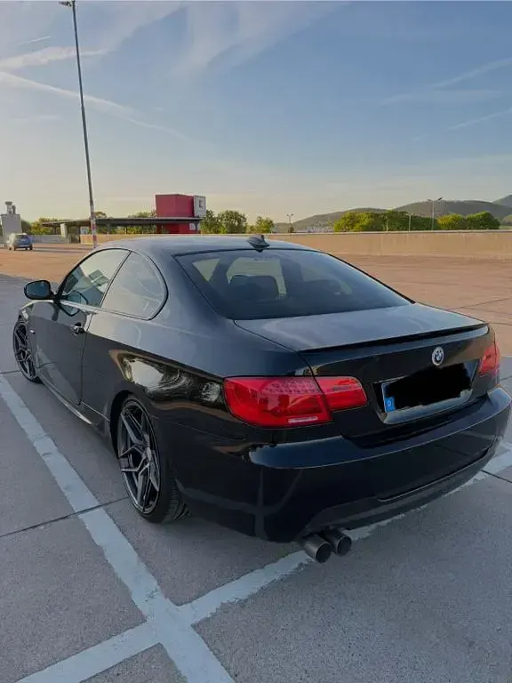 Gebraucht BMW 320 M Sport 184 PS (135 kW) 2012 Schwarz Coupé