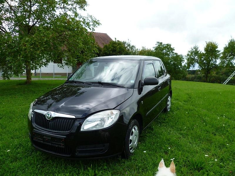 Schwarz Gebraucht 2010 Skoda Fabia Classic Kleinwagen | 3.500 € (Fairer Preis) - Bild 1/4