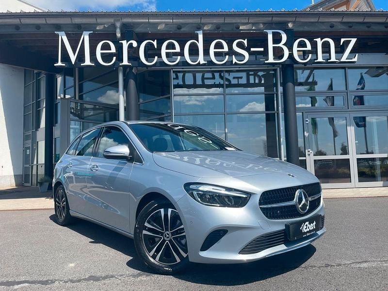 Silber Gebraucht 2024 Mercedes B200 Progressive Van / Kleinbus | 31.190 € (Guter Preis) - Bild 1/4