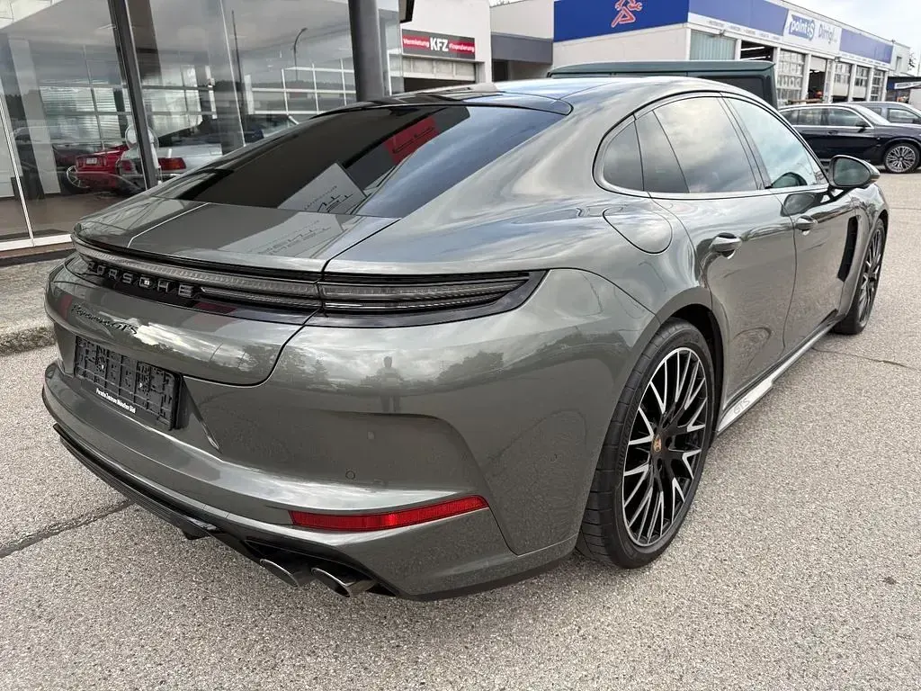 Gebraucht Porsche Panamera GTS 500 PS (367 kW) 2025 Grün Kleinwagen