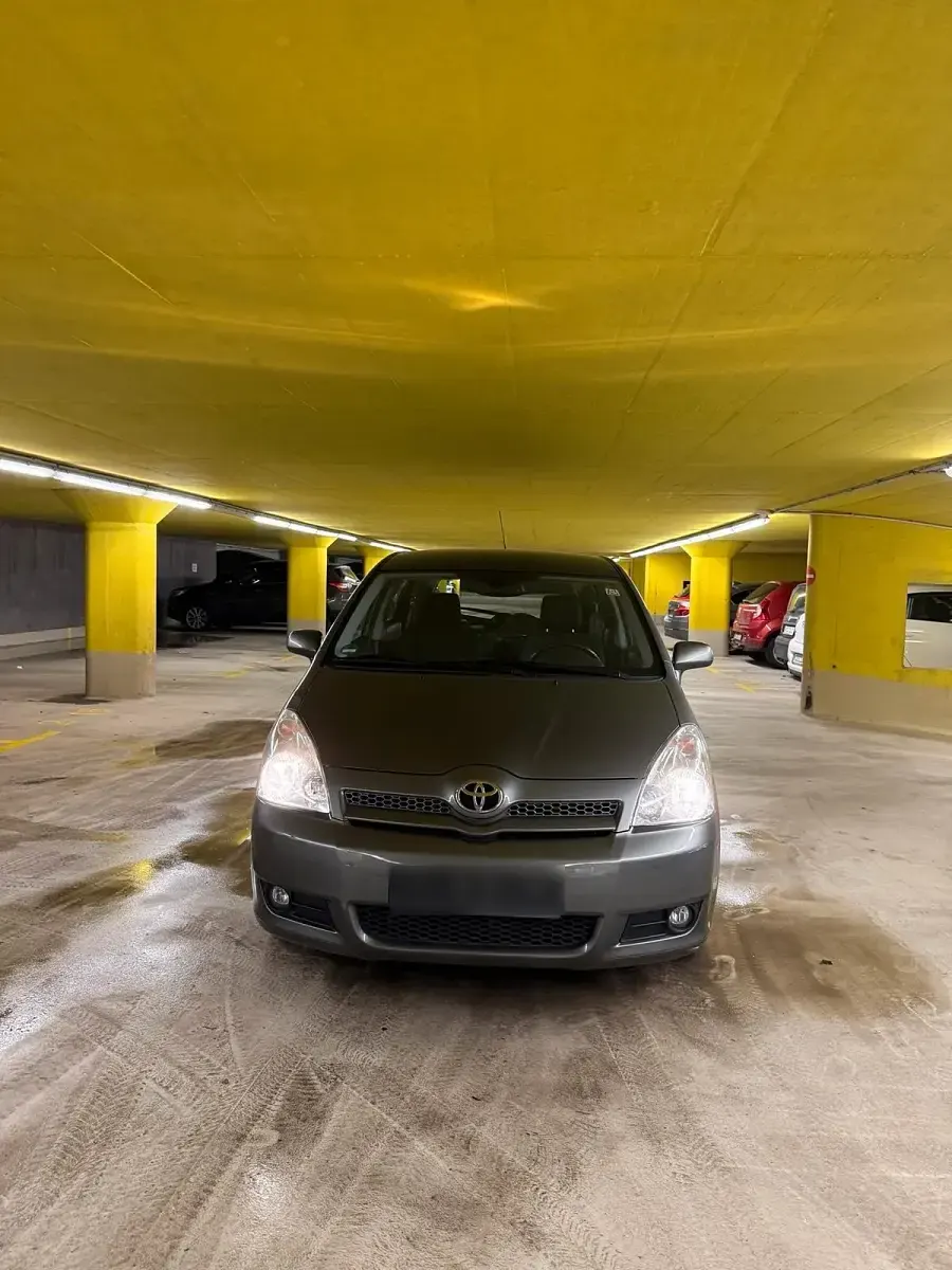 Gebraucht Toyota Corolla Verso 130 PS (95 kW) 2004 Grau Van / Kleinbus