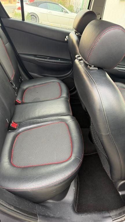 Gebraucht Hyundai i20 Edition 77 PS (56 kW) 2012 Grau Limousine