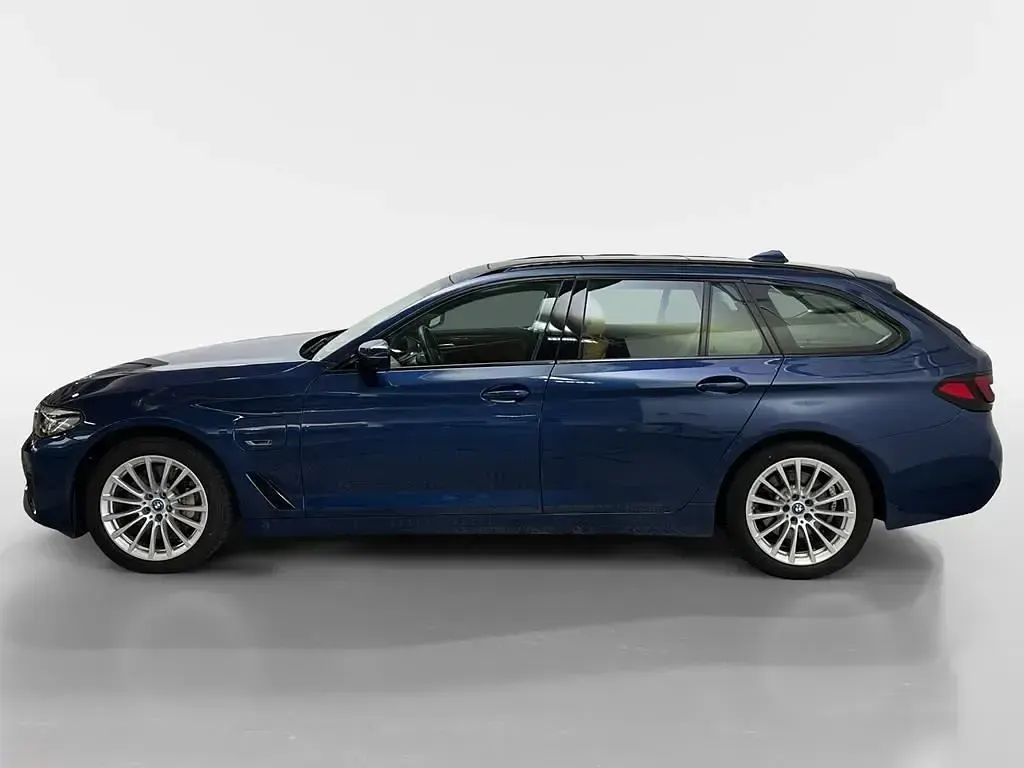 Gebraucht BMW 530e Sport Line 292 PS (214 kW) 2023 Blau Limousine