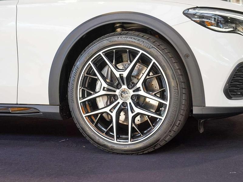 Gebraucht Mercedes E450 AMG 367 PS (269 kW) 2025 Manufaktur opalithweiß bright Kombi