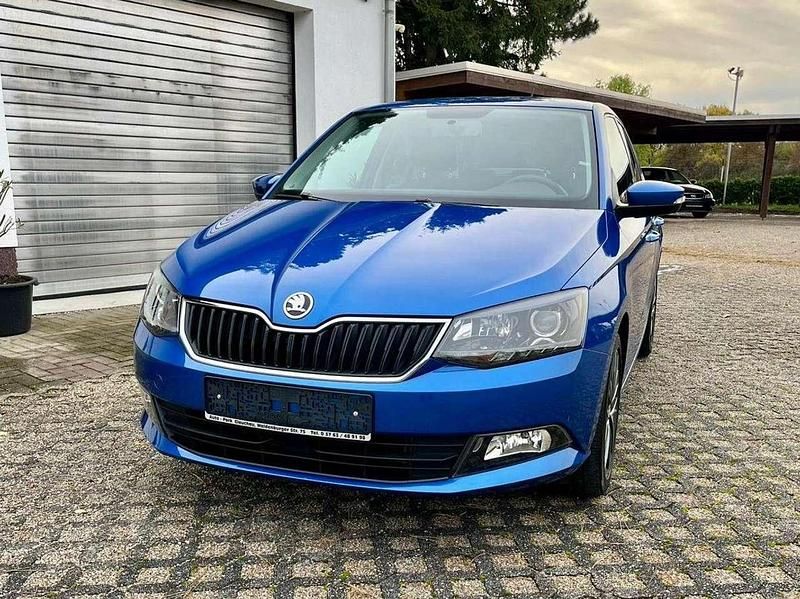 Blau Gebraucht 2015 Skoda Fabia Limousine | 9.900 € (Etwas zu teuer) - Bild 1/4