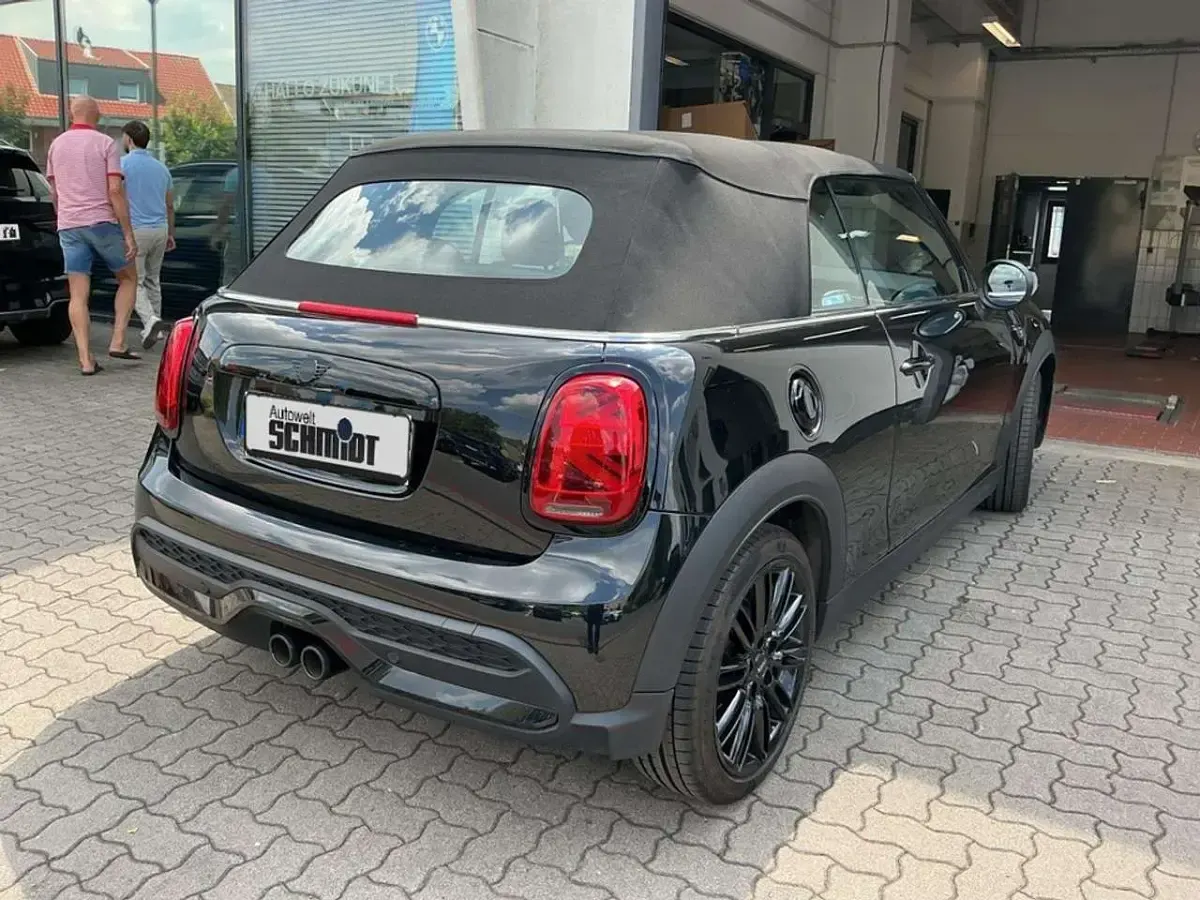 Gebraucht Mini Cooper S Cabriolet Classic 178 PS (130 kW) 2022 Midnight black metallic Cabrio