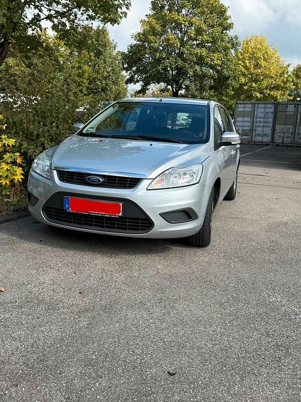 Silber Gebraucht 2009 Ford Focus Kombi | 2.300 € (Teuer) - Bild 1/3