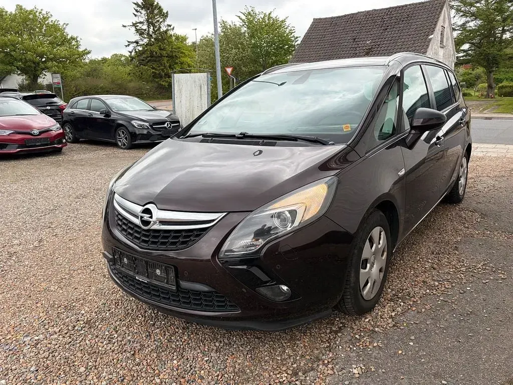 Gebraucht Opel Zafira Enjoy 140 PS (102 kW) 2013 Braun Van / Kleinbus