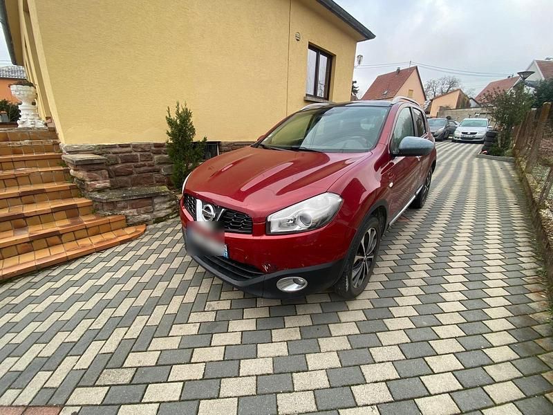 Rot Gebraucht 2011 Nissan Qashqai SUV | 3.990 € (Guter Preis) - Bild 1/4
