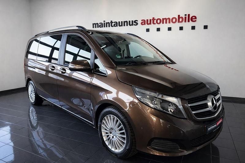 Gebraucht Mercedes V220 Edition 163 PS (119 kW) 2016 Braun Van / Kleinbus