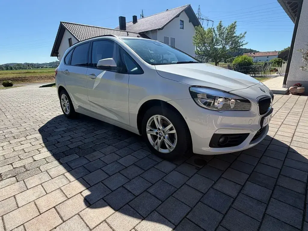 Gebraucht BMW 216 Active Tourer 116 PS (85 kW) 2016 Weiß Van / Kleinbus