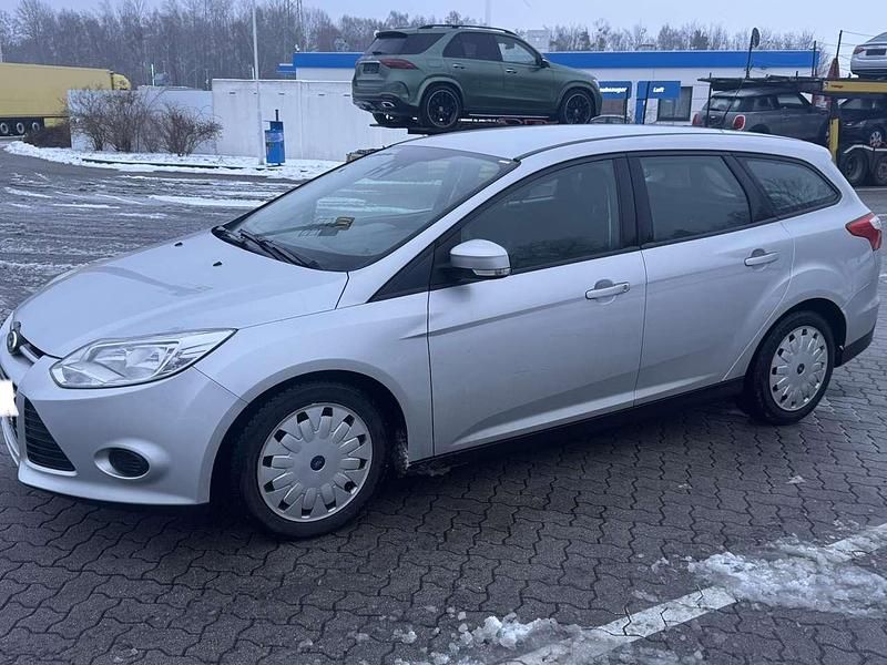 Gebraucht Ford Focus Trend 105 PS (77 kW) 2014 Kombi